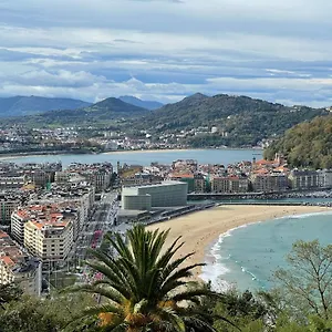  Apartment Usandizaga Apartment, Second Line Beach, Free Parking Spain